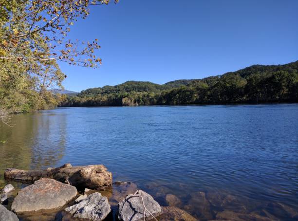 istock Smokey Mountains and Tennessee River 865950512