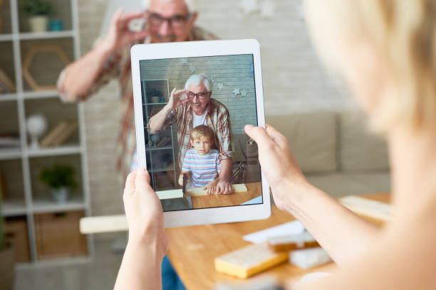istock Family Photo 866007308