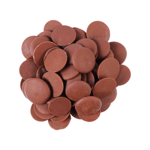 pile of circle dark chocolate chip isolated on white - chocolate coins imagens e fotografias de stock