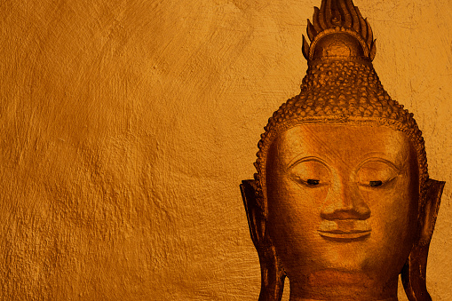 The Buddha uses a fetish of golden background harmonies