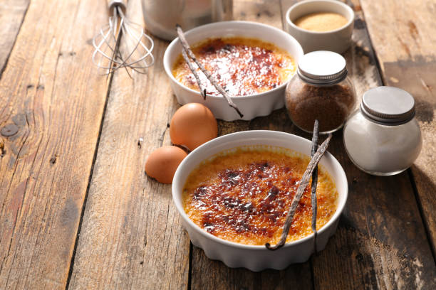 creme brulee - dessert ready to eat creme brulee food imagens e fotografias de stock