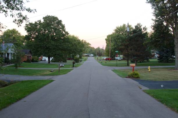 istock Neighborhood Street 866119944