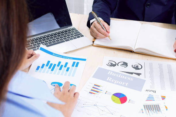 istock Business Corporate worker team discussing and brainstorming issues to achieve better results, working together, Group of meeting conference. 866150540