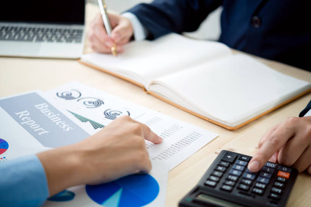 istock Business meeting time. Idea presentation, analyze plans.business concept. 866168444