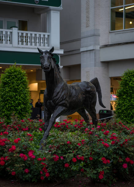 aristedes, le premier vainqueur du derby du kentucky - kentucky memorial photos et images de collection