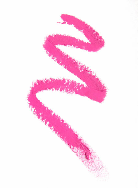 frottis de close-up crayon rouge à lèvres ou lèvres rose isolé sur fond blanc. maquillage, beauté. - makeup pencils photos et images de collection