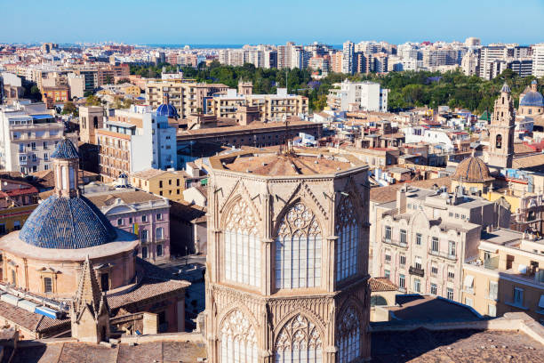 istock Panorama of Valencia with the Cathedral 866234078