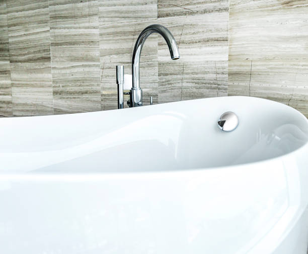 istock Luxury white porcelain bath tube 866240790