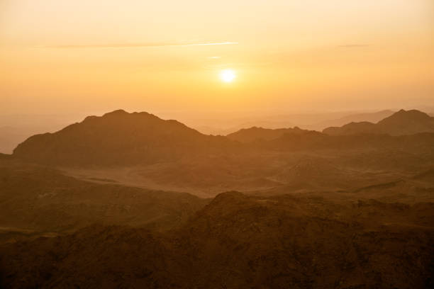 istock Sinai Mountains at dawn 866333128