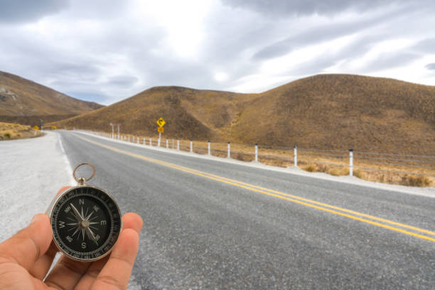 kompas - new zealand road arthurs pass national park landscape zdjęcia i obrazy z banku zdjęć