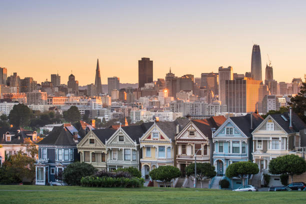 istock Alamo square and Painted Ladies with San Francisco skyline 866419216