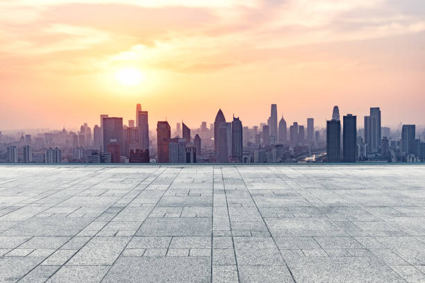 天津街のスカイラインの空の正方形前面 - 都市生活 ストックフォトと画像