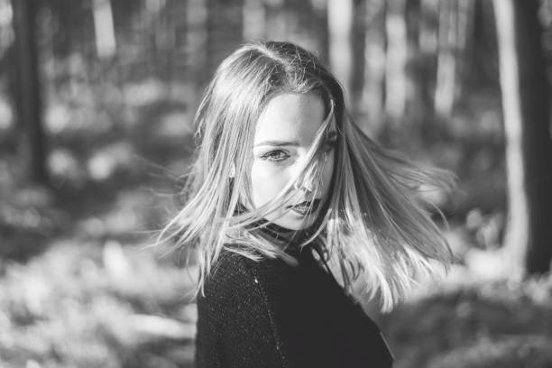 istock Black and White portrait of woman 866501462