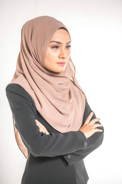 istock Pretty veiled teenager 866506642