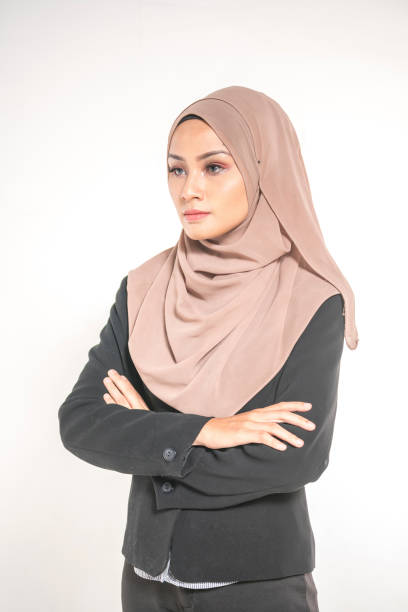 istock Pretty veiled teenager 866506644
