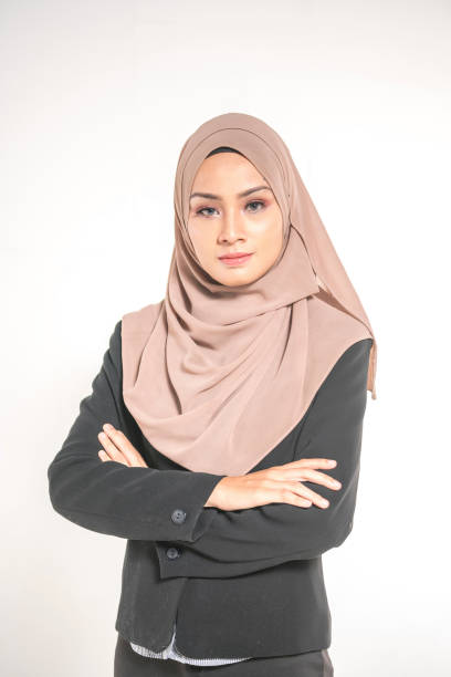 istock Pretty veiled teenager 866506648