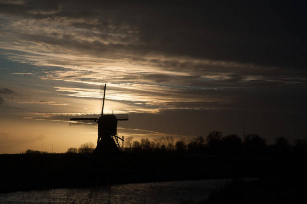 istock Zandwijkse Molen at Sunset 866514798