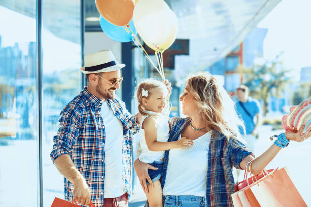 istock Happy Family on Shopping 866530516