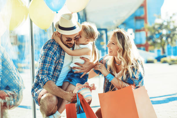 istock Happy Family on Shopping 866531258