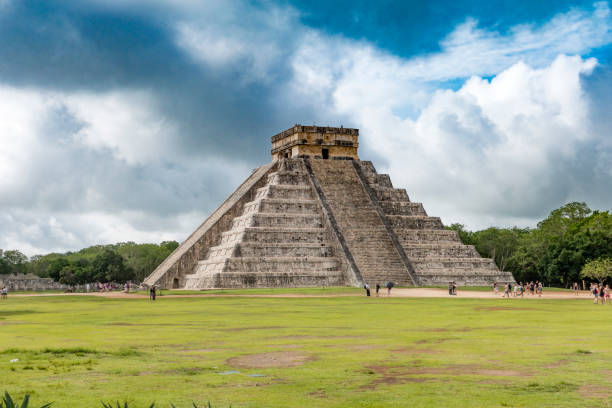 chichén itzá pyramiden mexiko - teotihuacan stock-fotos und bilder