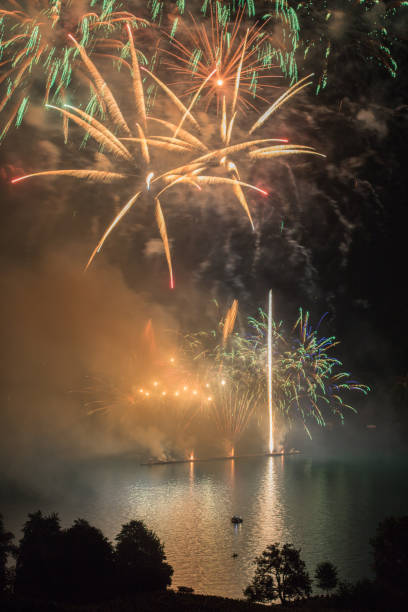 фейерверк - lake thun switzerland night lake стоковые фото и изображения