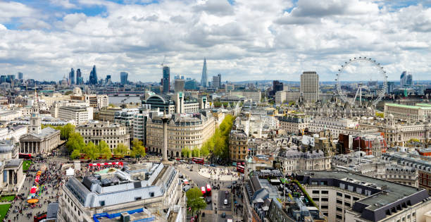 panorama londynu - trafalgar square zdjęcia i obrazy z banku zdjęć