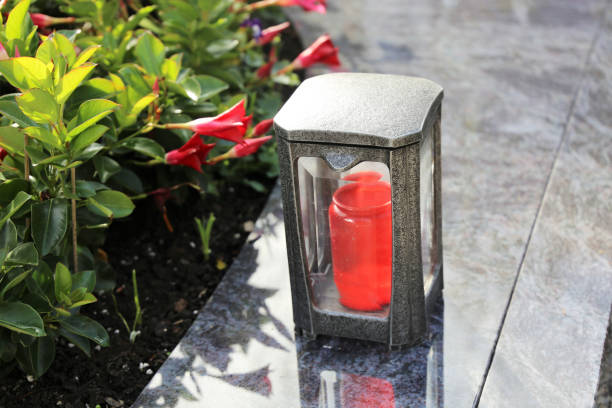 istock All saints´ day, candle, cemetery 866588936