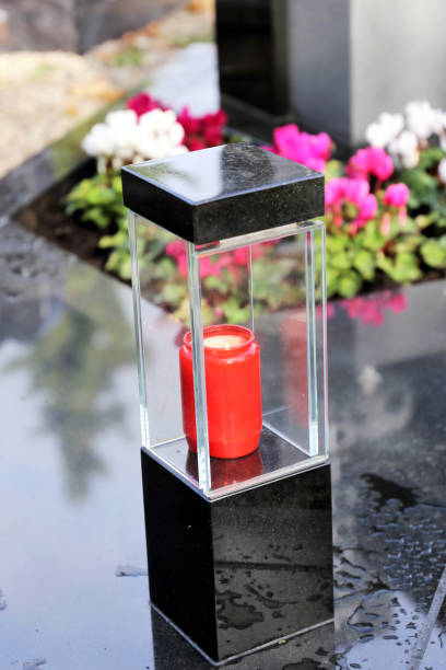 istock All saints´ day, candle, cemetery 866588992