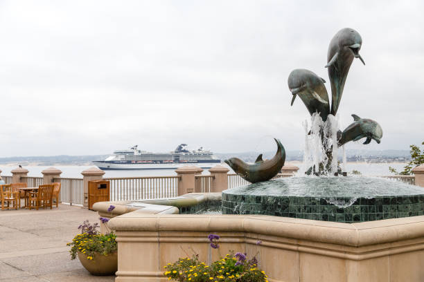 istock Dolphin Fountain and Cruise Ship 866599338