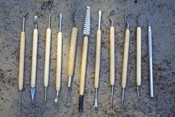 Different tools for qualitative cleaning of finds in archeology, paleontology and geology