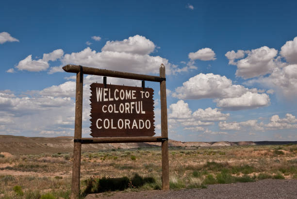 Welcome to Colorado Sign This roadside sign welcomes visitors to the USA state of Colorado. It is located near the Four Corners area where the borders of Arizona, New Mexico, Utah and Colorado meet. jeff goulden mojave desert stock pictures, royalty-free photos & images