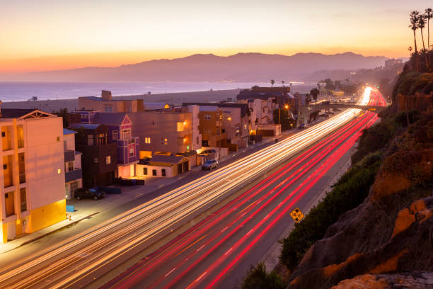 pacific coast highway, santa monica, california - santa monica beach california house foto e immagini stock