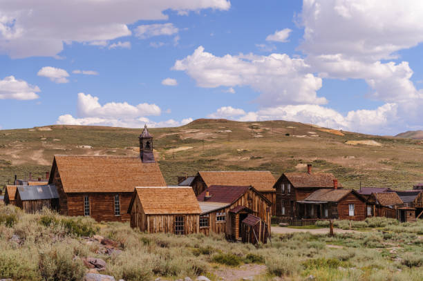 Californian Ghost Town Bodie, on the border of California and Nevada, is one of the best preserved Ghost Towns in the United States. It was founded during the Californian Goldrush and was inhabited until the 1970s. bodie island stock pictures, royalty-free photos & images