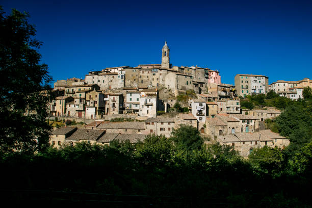 istock Small medieval town in Tuscany 866987922