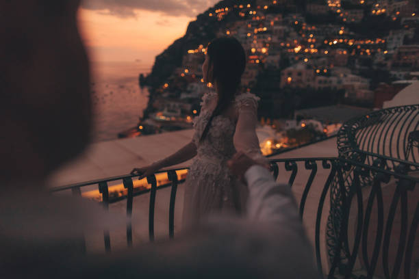 istock Romantic moment in a romantic place... 866995824