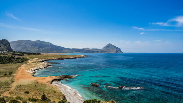 vistas de costa y riserva naturale sido monte cofano - trapani sicily erice sky fotografías e imágenes de stock