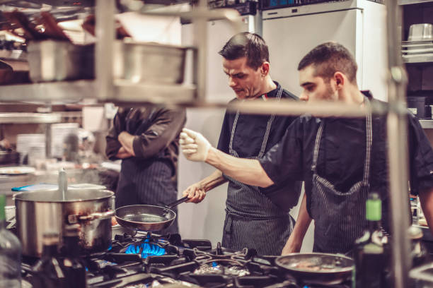 istock Working in an italian restaurant 867372480