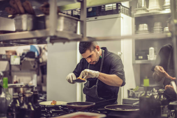 istock Working in an italian restaurant 867381096