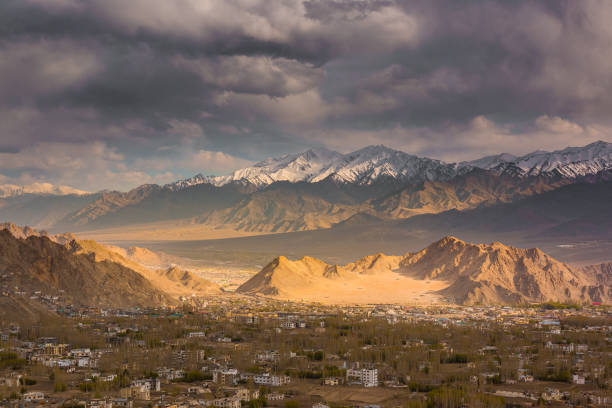 istock The great desert in epic mountain 867382774