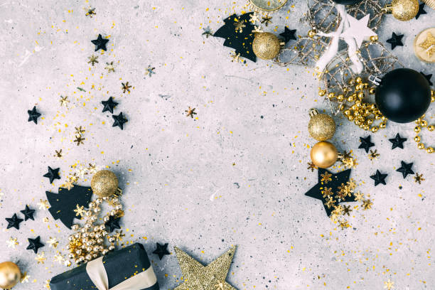 istock Black and gold Christmas decorations with gift box 867509984