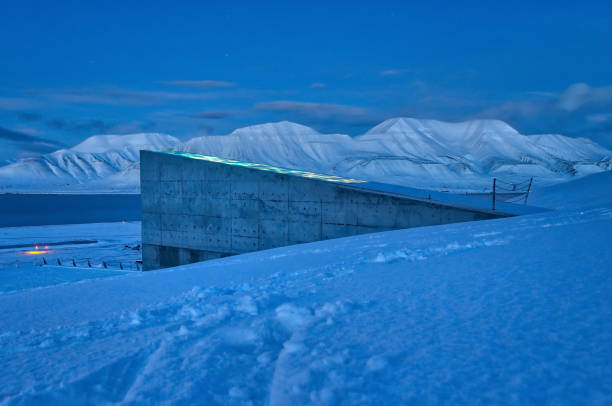 世界種子貯蔵庫 - ノルウェーのスバールバル諸島 - スヴァールバル島 ストックフォトと画像
