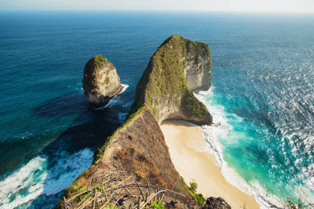 istock Kelingking Beach view at Nusa Penida, Indonesia 867565712