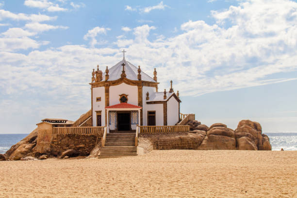 istock Miramar Beach in Gaia Portugal 867622430