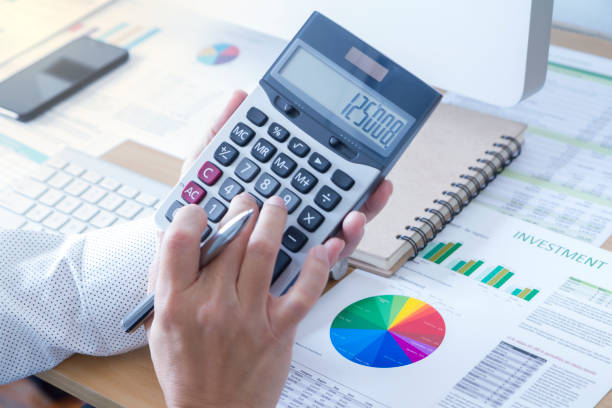 istock Business Invesment Analysis Calculation 867635782