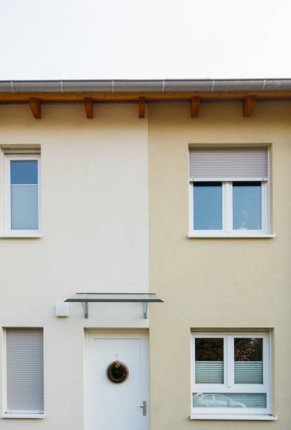 istock detailed view of townhouse facade 867665018