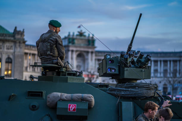 howitzer stands on a battlefield