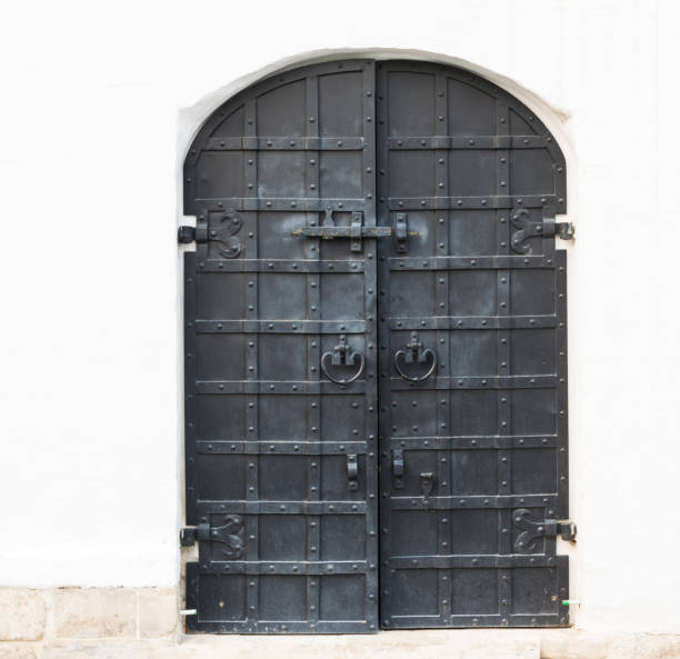 drzwi z kutego żelaza z xvii wieku - palace gate zdjęcia i obrazy z banku zdjęć