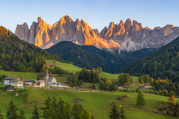 istock Autumn in the Italian Dolomites Alps 867791558