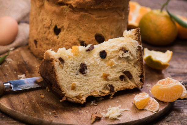 istock Italian Christmas cake 867858680