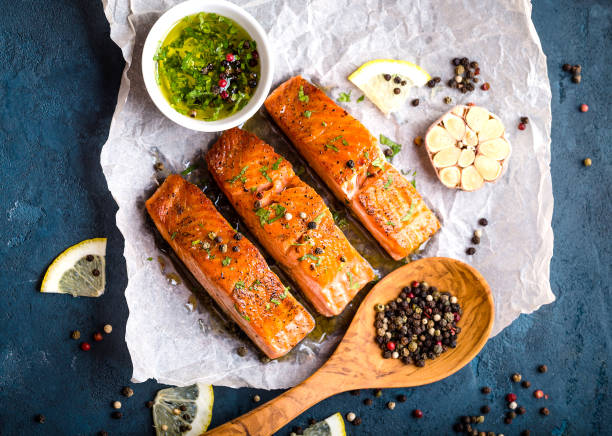 istock Delicious fried salmon fillet 867913154